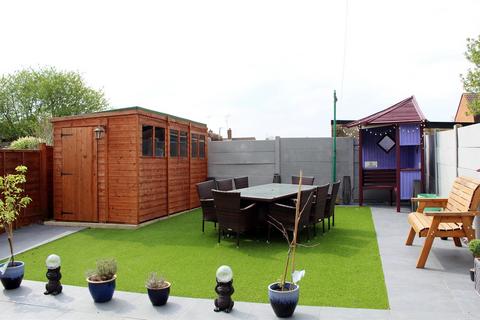8 Greville Close, Welham Green, Hatfield, AL9 7ED