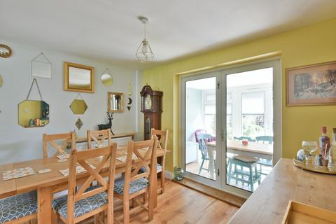 24 Greville Close, Welham Green, Hatfield, AL9 7ED