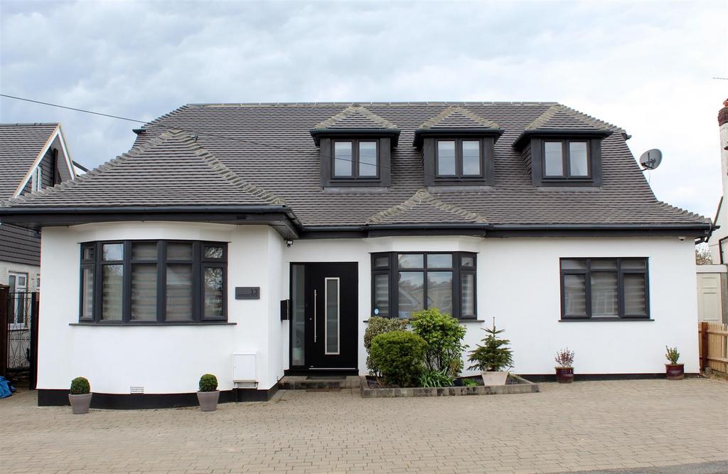 Westland Drive, Brookmans Park AL9 5 bed detached house for sale £999,950