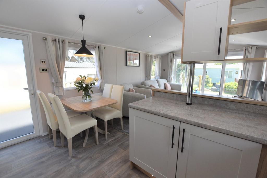 Kitchen Dining Area