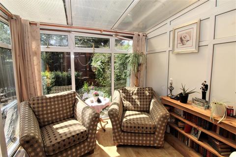 15 Kemble Close, Potters Bar, EN6 5EG