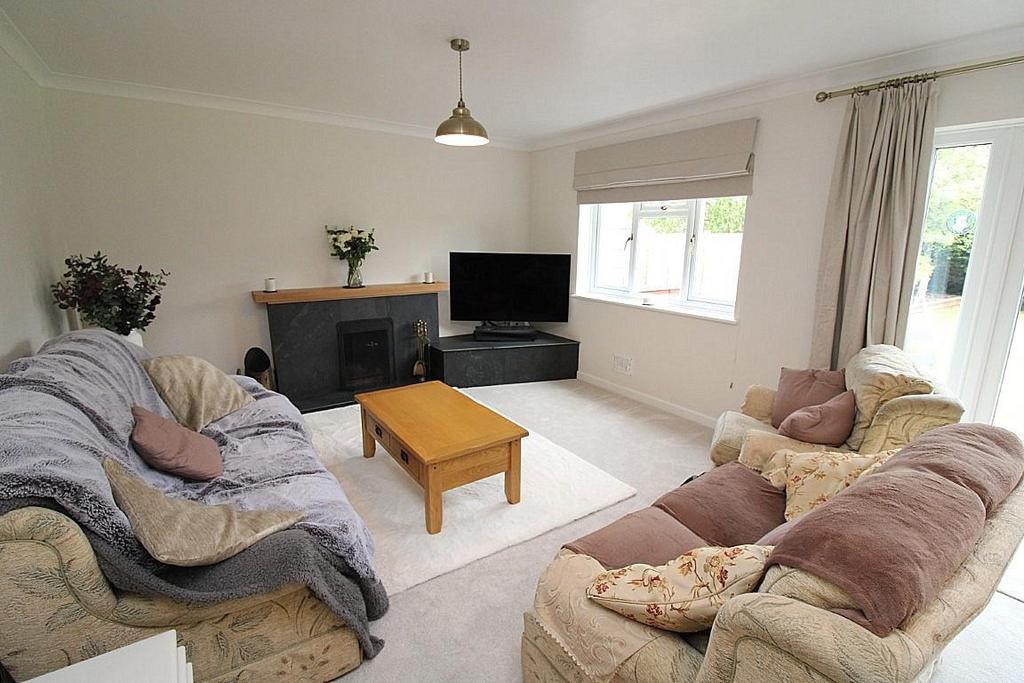 Well Lane, Danbury 4 bed detached house £730,000