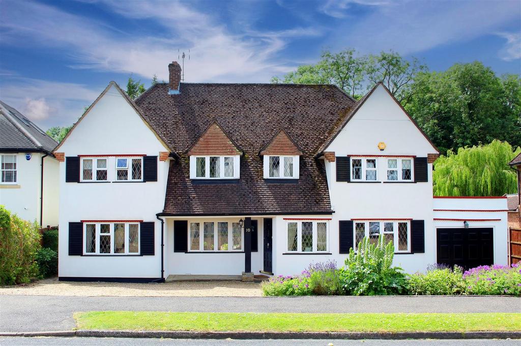 The Grove, Brookmans Park AL9 5 bed detached house for sale £1,750,000