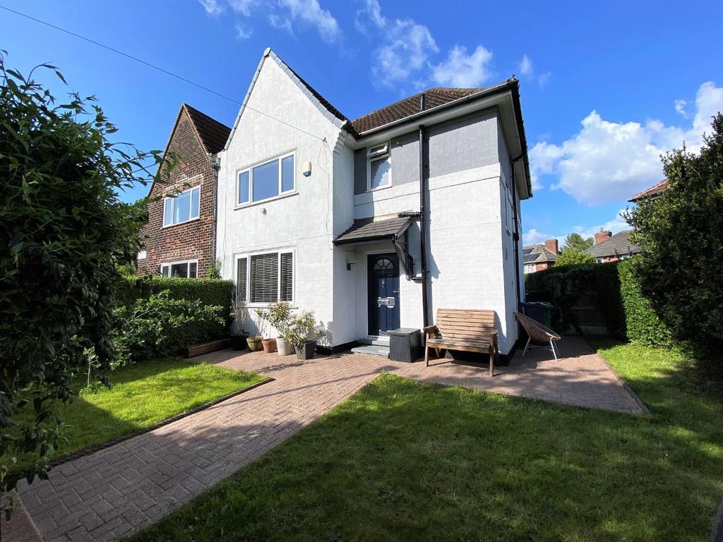 Riverbank Walk, West Didsbury 3 bed semidetached house for sale £350,000