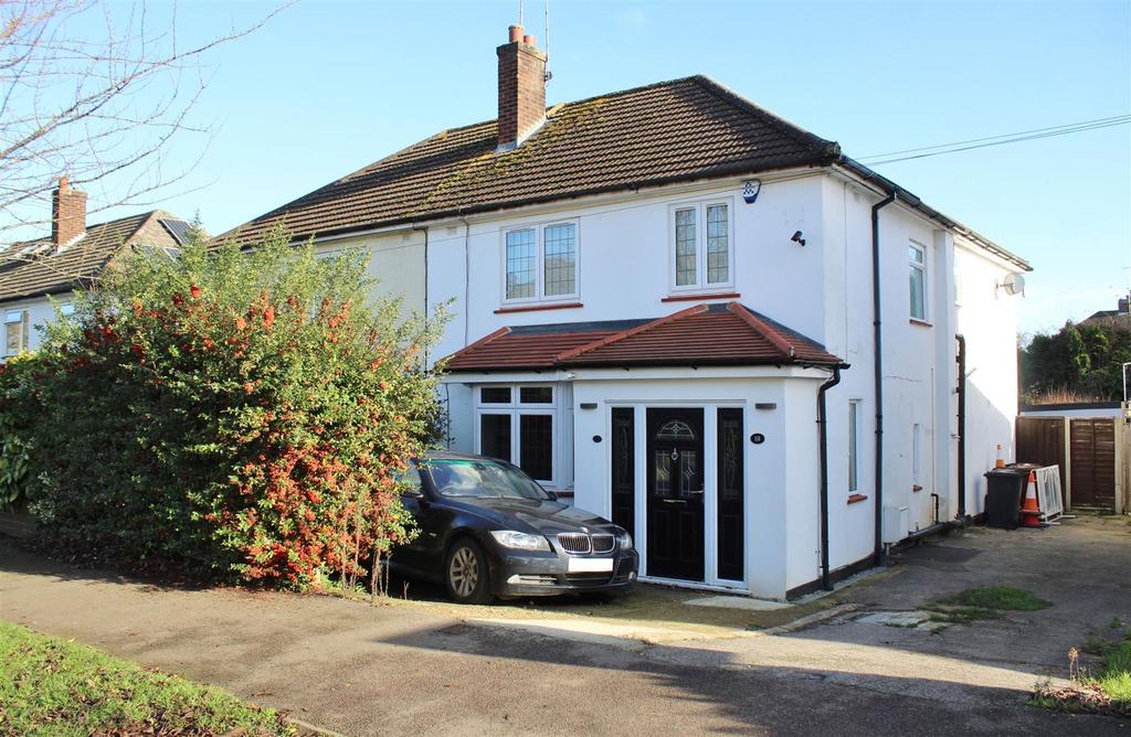 Windmore Avenue, Potters Bar EN6 4 bed semidetached house £565,000