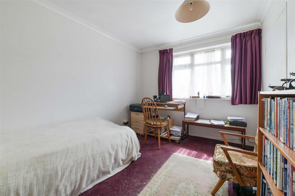 Andrews Close1.jpg