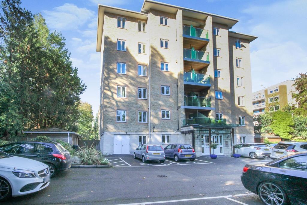 14 The Avenue, BRANKSOME PARK, BH13 1 bed apartment for sale £130,000