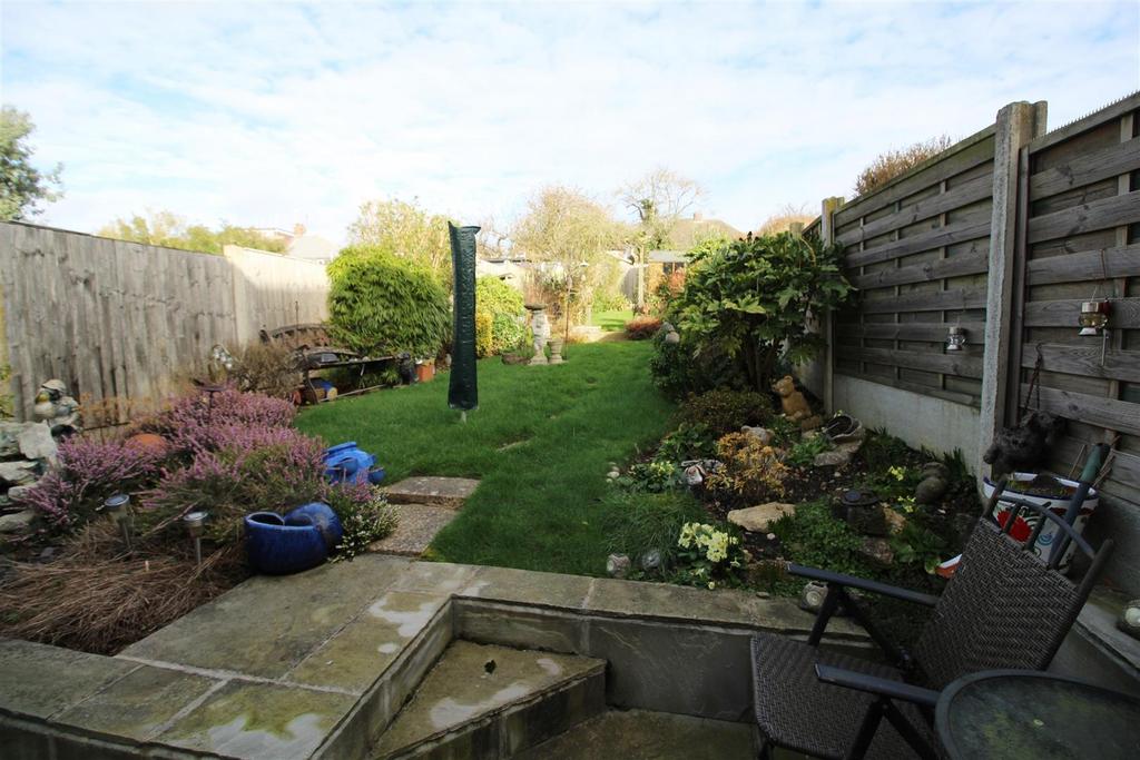 Deepdene, Potters Bar EN6 2 bed semidetached house £485,000