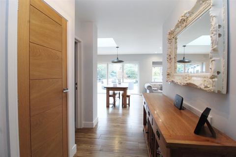 16 Skimpans Close, Welham Green, Hatfield, AL9 7PB