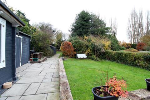 16 Skimpans Close, Welham Green, Hatfield, AL9 7PB