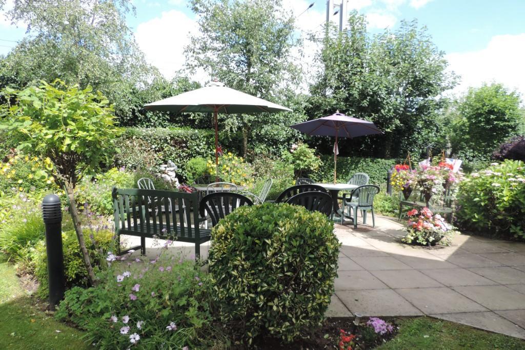 38 Potters Court Garden.jpeg