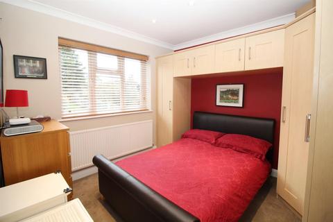 50 Deepdene, Potters Bar, EN6 3DE