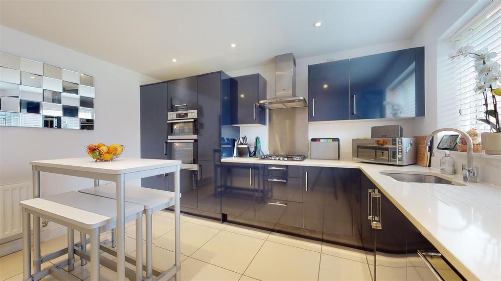 Kitchen breakfast room
