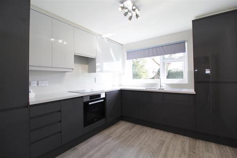 2, Alma Court Frampton Road, Potters Bar, EN6 1JT