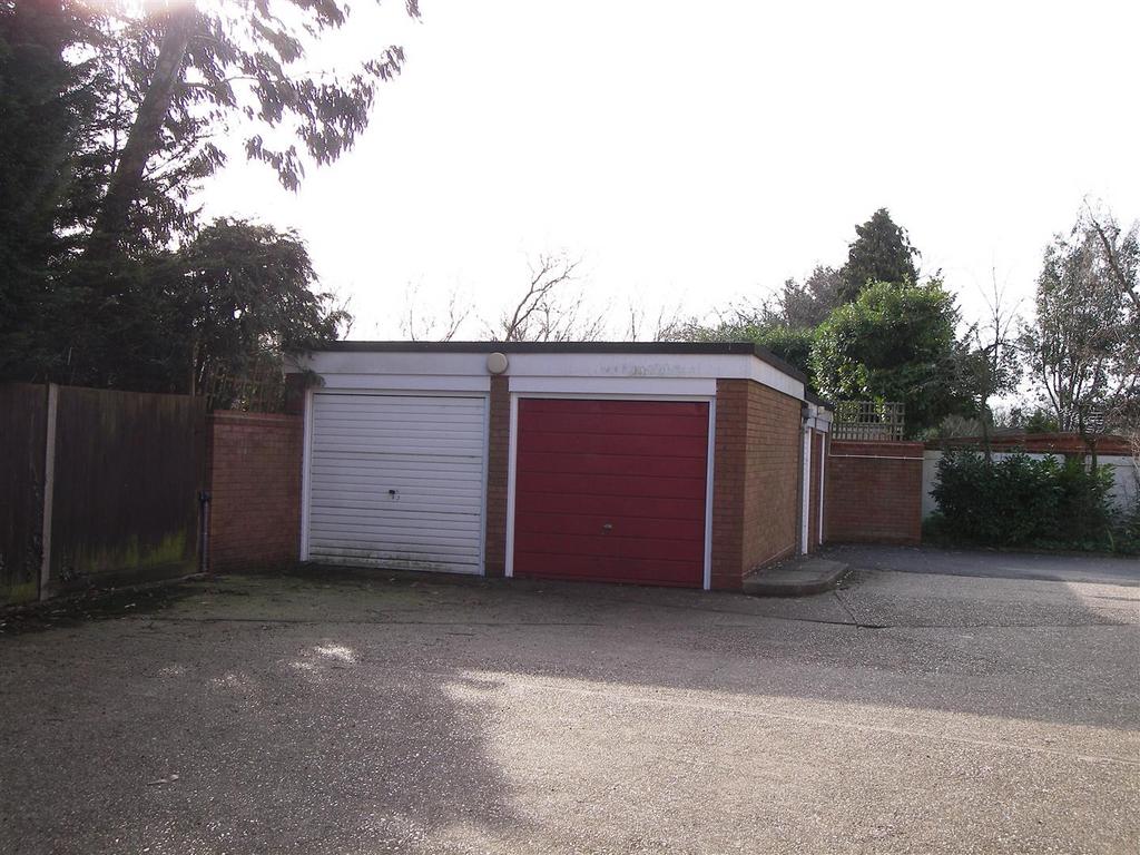 Garage - Pic 7.JPG