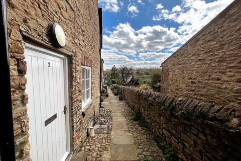 2 Carters Yard, Richmond, DL10 4DY