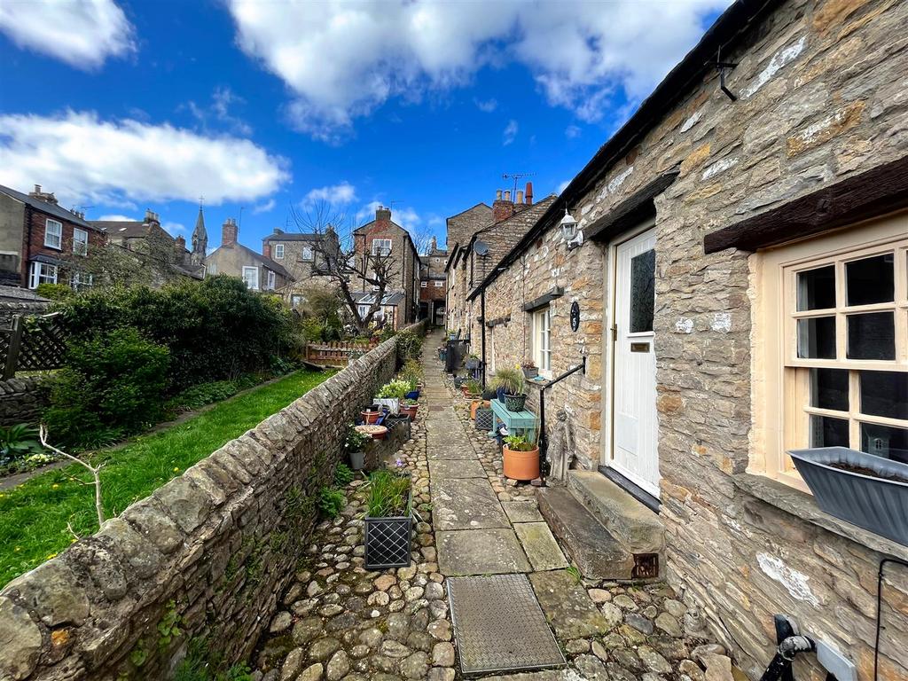 .Carters yard.jpg