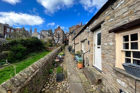 2 Carters Yard, Richmond, DL10 4DY