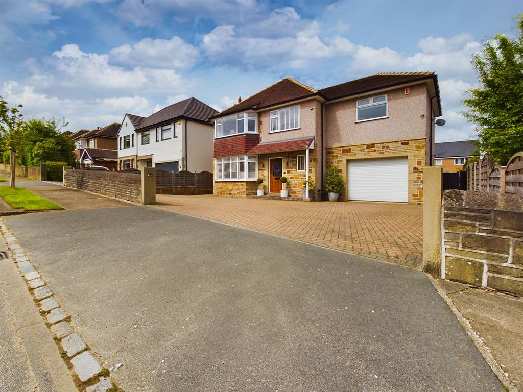 16 Gernhill Avenue, Fixby 3 bed detached house for sale £525,000