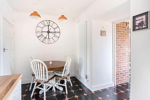 13 Dorts Crescent, Church Fenton, Tadcaster, LS24 9RU