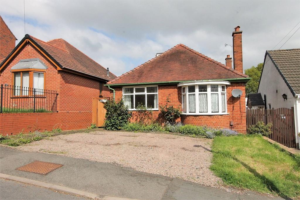 Beecher Street, Halesowen, B63 3 bed detached bungalow £245,000