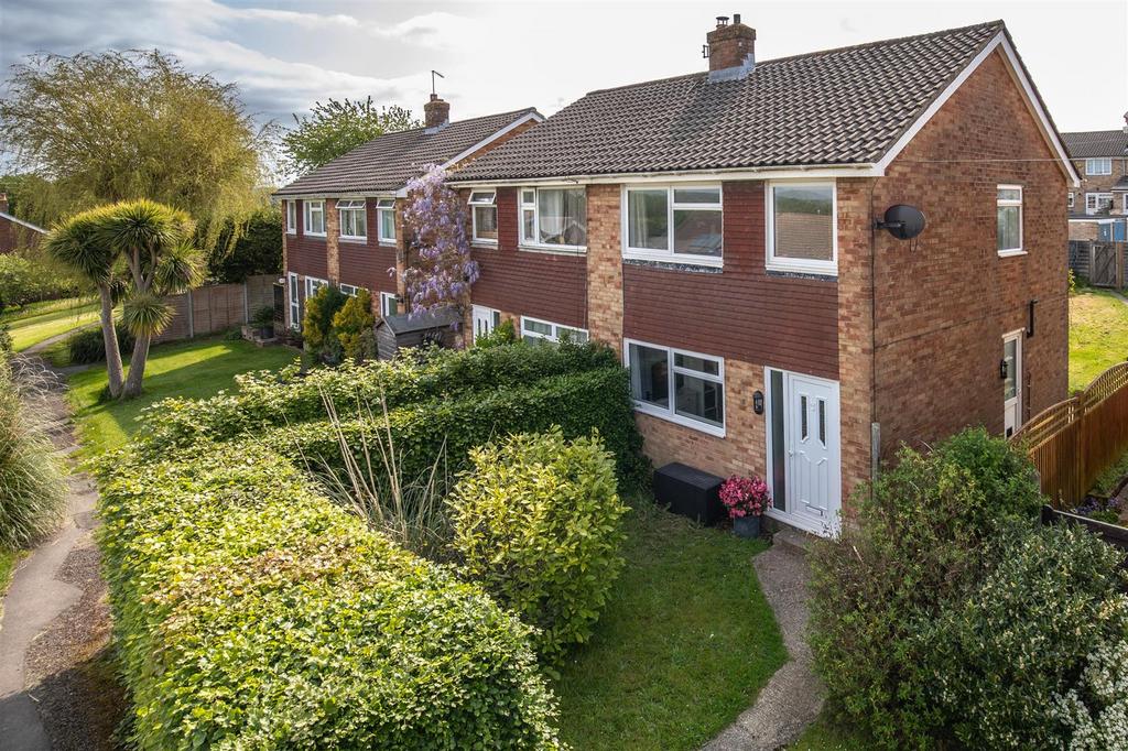 Views Wood Path Uckfield 3 Bed Semi Detached House £325 000