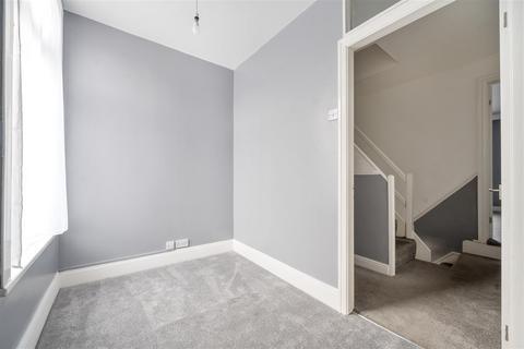 11 Spring Hill, Tadcaster, LS24 8AD