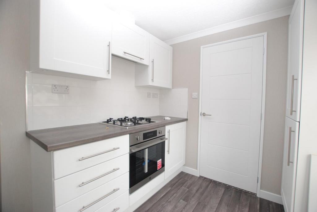 Kitchen 02.jpg