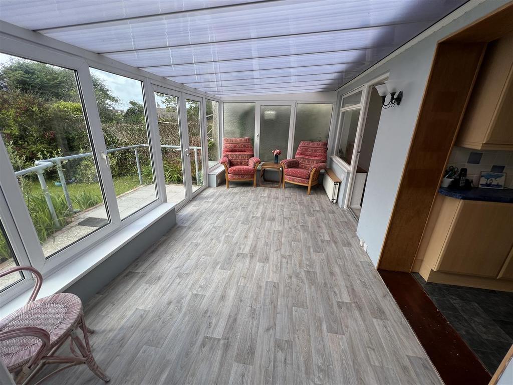 Conservatory/Dining Room