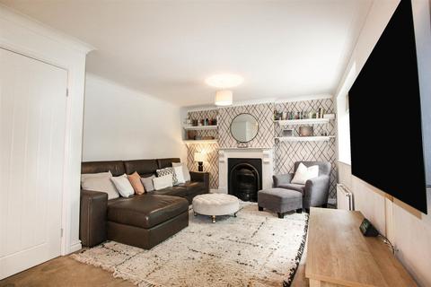 18 Old House Close, Hemingfield, Barnsley, S73 0QS