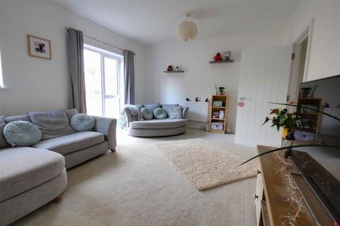 15 Bailey Way, Dursley, GL11 4FF