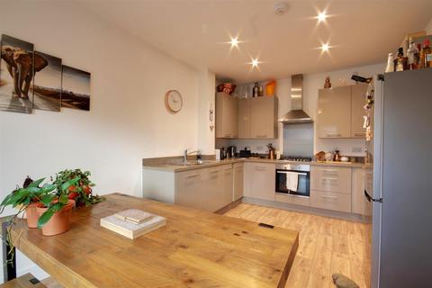 15 Bailey Way, Dursley, GL11 4FF