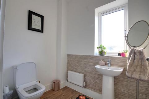 15 Bailey Way, Dursley, GL11 4FF