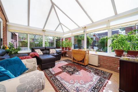 8 Clarke Close, Uffculme, Cullompton, EX15 3XX