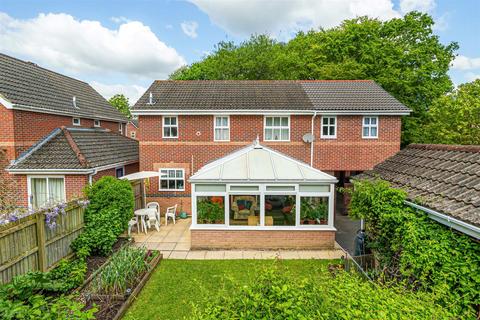 8 Clarke Close, Uffculme, Cullompton, EX15 3XX