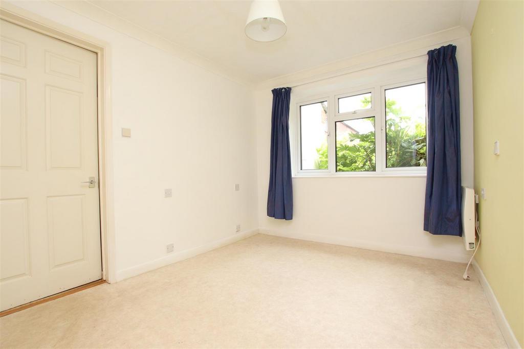 Bedroom 2.JPG