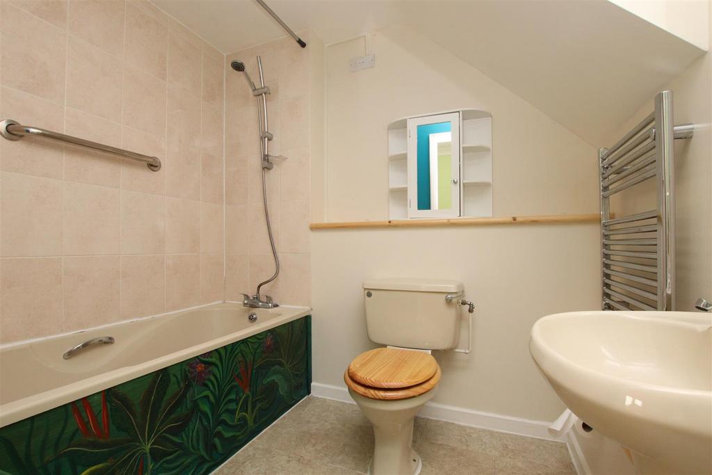 Bathroom.JPG