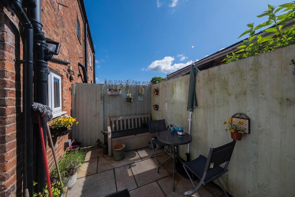 18 Eaton Road-051.JPG
