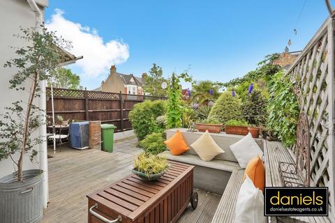 3 bedroom end of terrace house for sale, Holland Road, Kensal Green, London, NW10