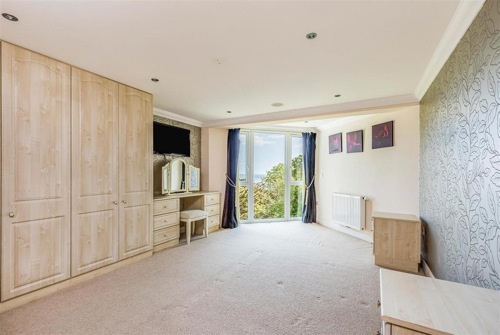 18 Ocean Breeze, 8-10 Studland Road, Bournemouth-S