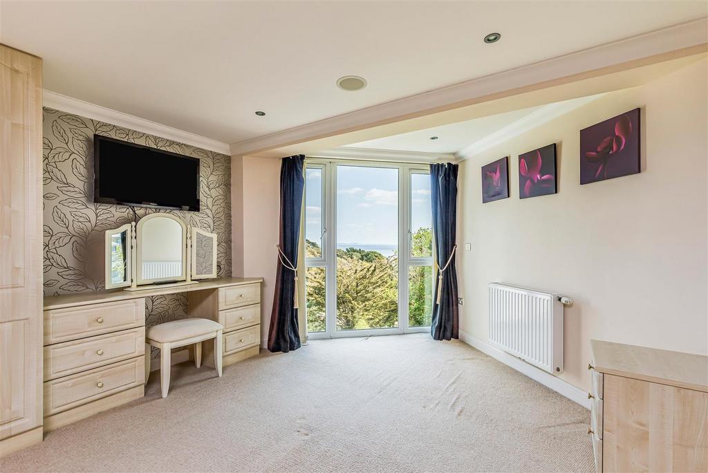 18 Ocean Breeze, 8-10 Studland Road, Bournemouth-S