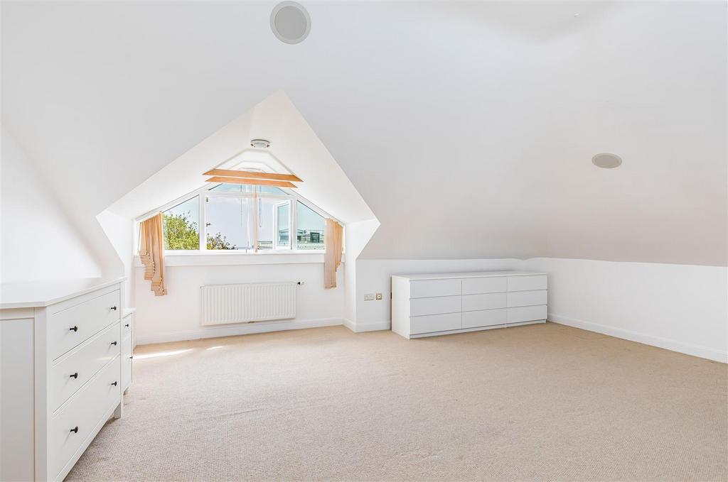 18 Ocean Breeze, 8-10 Studland Road, Bournemouth-S