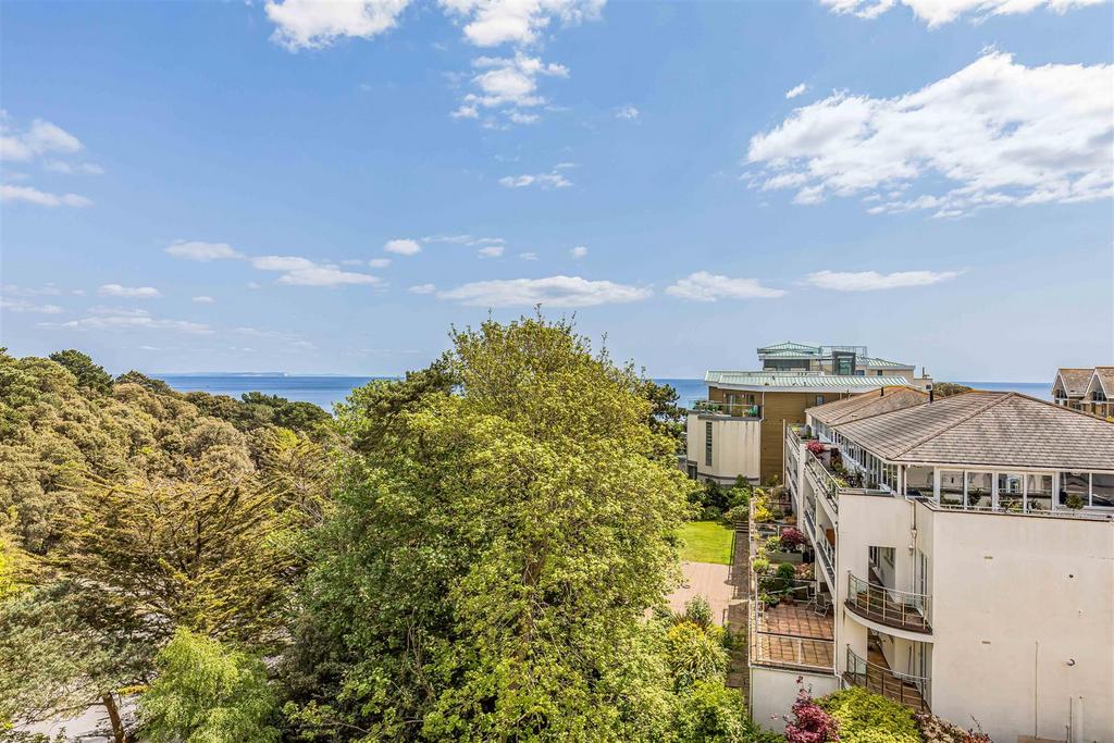 18 Ocean Breeze, 8-10 Studland Road, Bournemouth-S