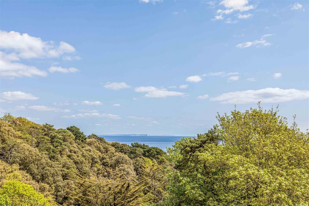 18 Ocean Breeze, 8-10 Studland Road, Bournemouth-S