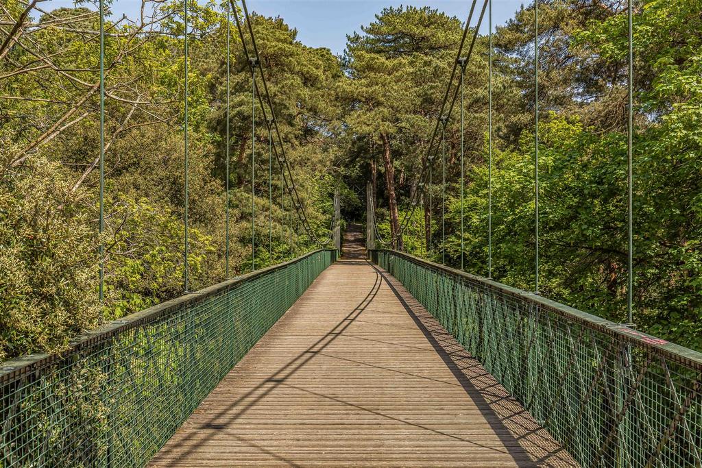 18 Ocean Breeze, 8-10 Studland Road, Bournemouth-S