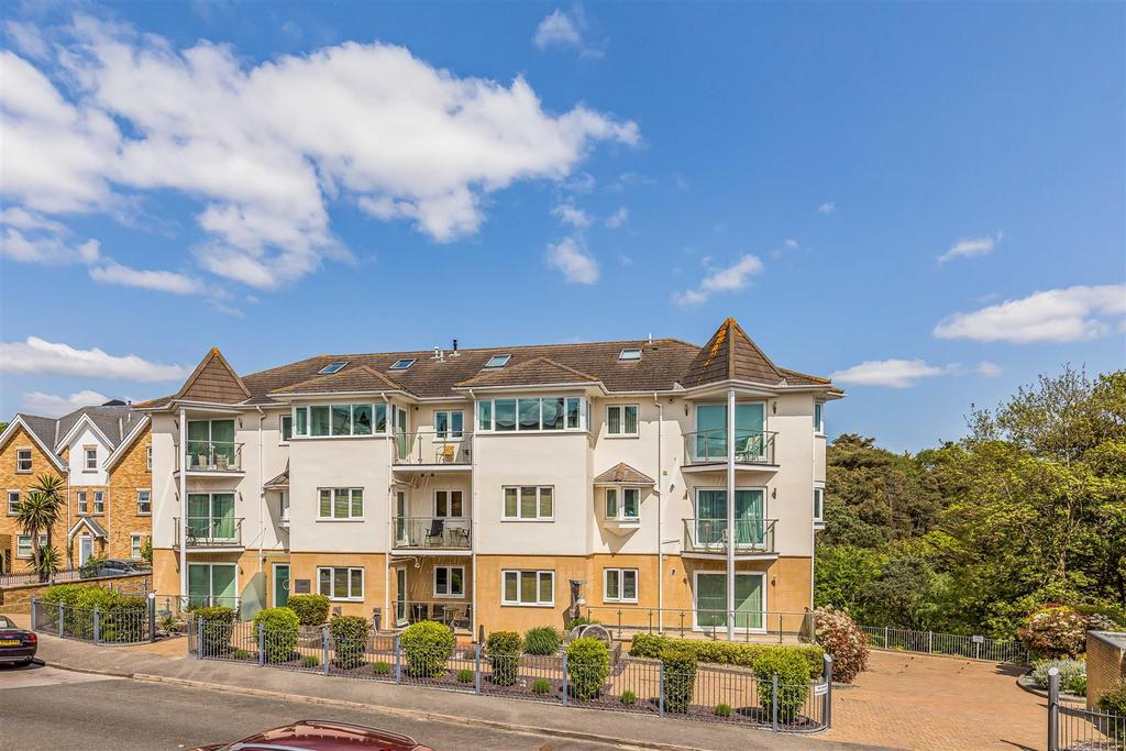 18 Ocean Breeze, 8-10 Studland Road, Bournemouth-S