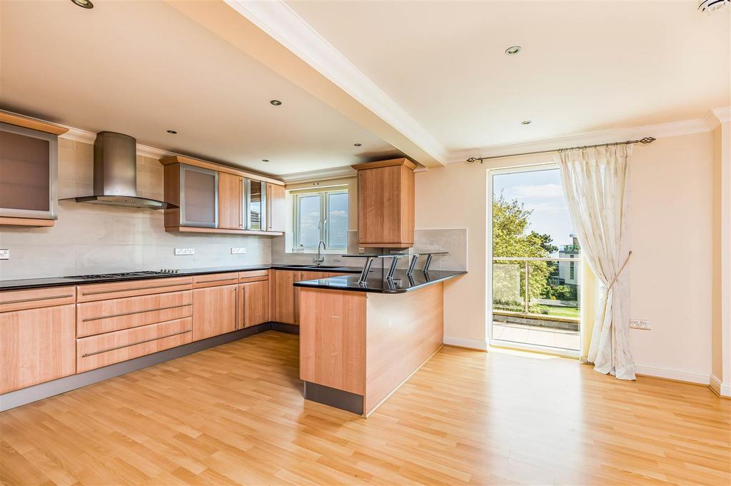 18 Ocean Breeze, 8-10 Studland Road, Bournemouth-S