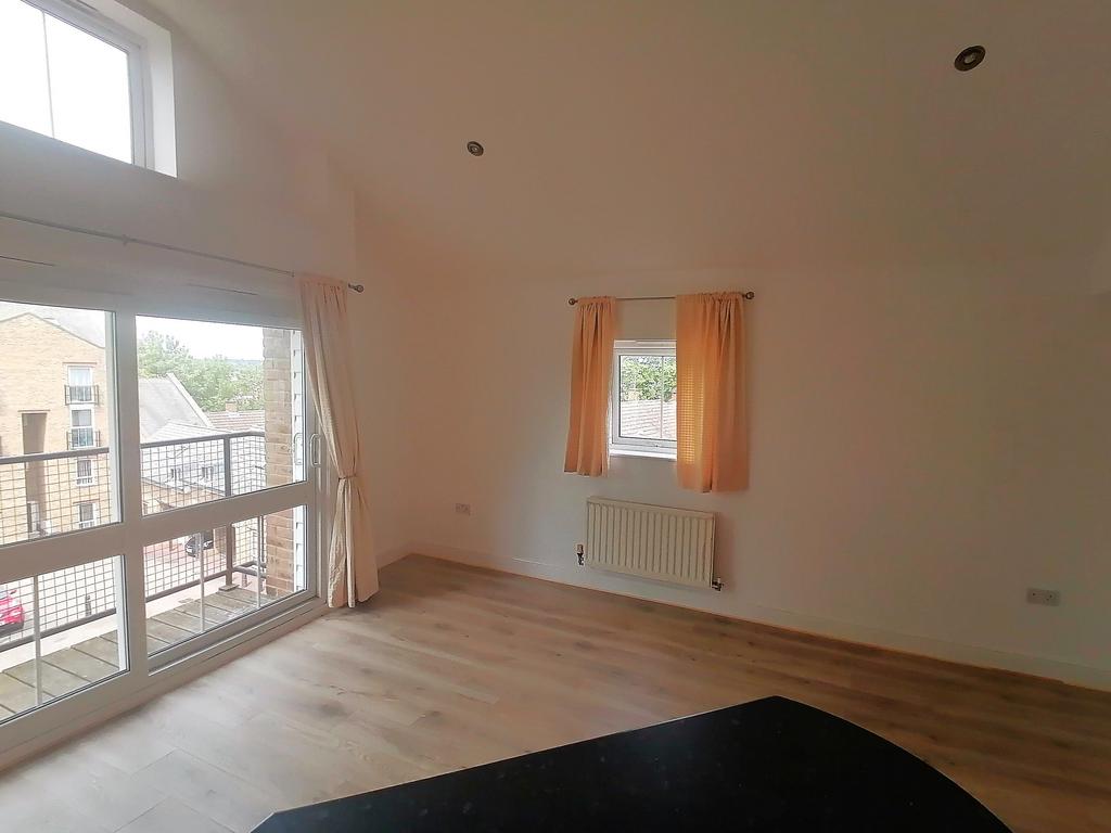 Estuary Reach, Brompton, Gillingham Kent 2 bed apartment for sale £