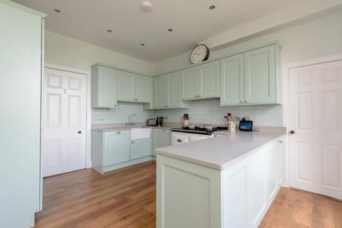 18a Dirleton Avenue, North Berwick, EH39 4BQ