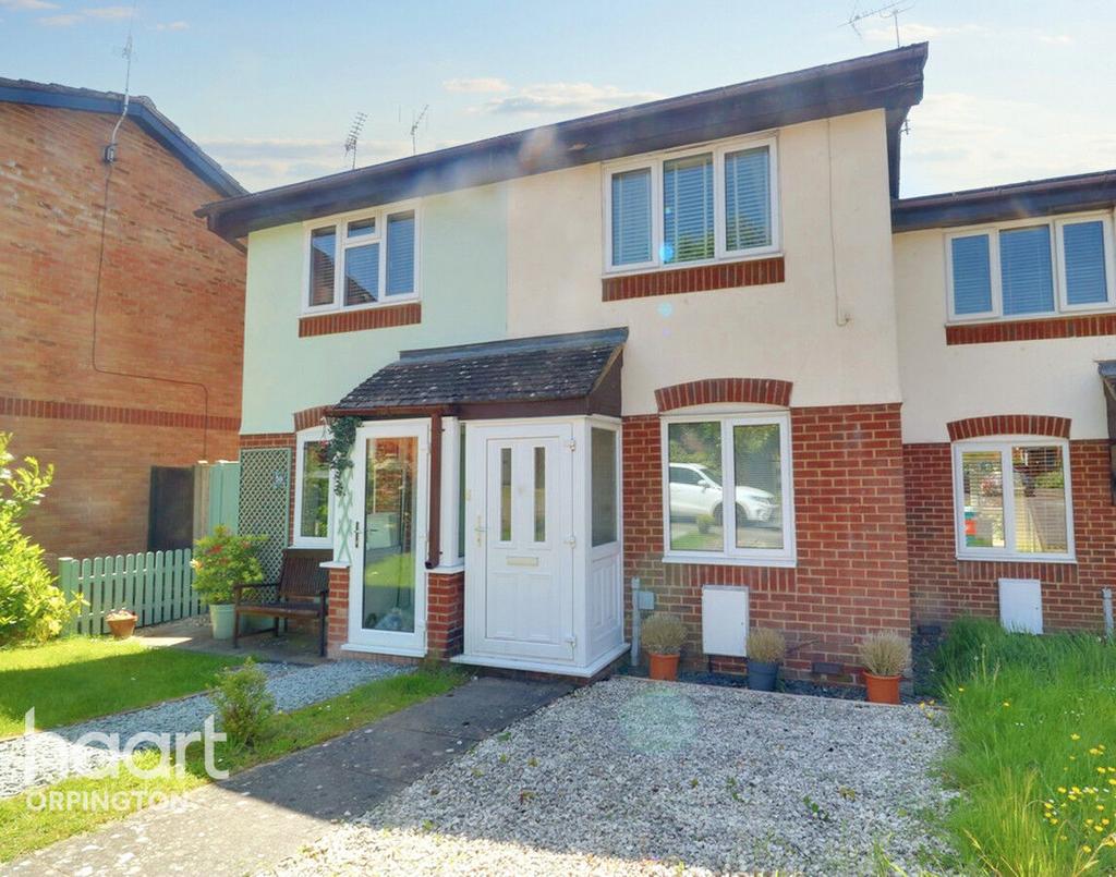 Fairfield Close, Sevenoaks 1 bed terraced house for sale £300,000